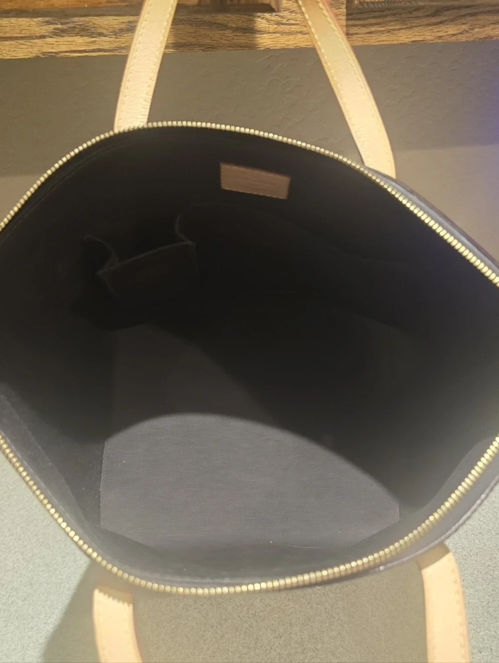 Authentic Louis Vuitton Vernis Bellevue PM handbag